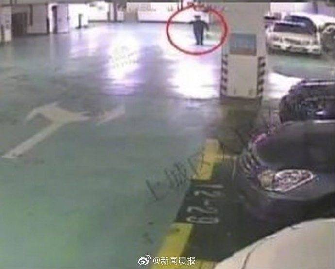 95后男主播約見“白富美”未果<strong></p>
<p>船泊用漆</strong>，用紅漆噴花她頭像里的保時捷！女子：蹭車拍照、不是我的:船泊用漆